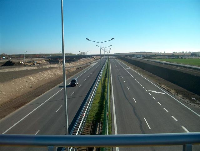 Autostrada A4 nadal pod wodą.