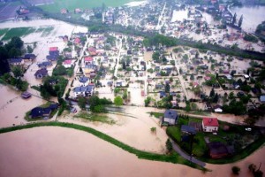 7.06.2010 w nocy doszło do przerwania wału przeciwpowodziowego w miejscowości Kopiec