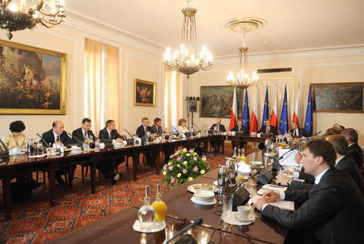 Premier po posiedzeniu Rady Gabinetowej o pomocy dla powodzian