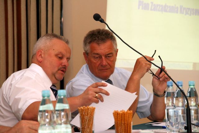 Rzeszów powodziowe remanenty – spotkanie wojewody z samorządami