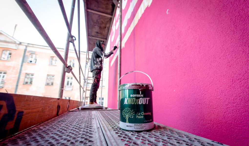 super-prezenty-mural-warszawa-ul.-Wilcza-malujemy-murale-Grupa-RW-farba-KNOxOUT-11 Ekologiczne murale oczyszczające powietrze